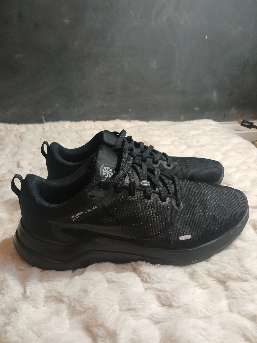 Nike Mens Downshifter 12 Black Athletic Running Shoes Sneakers Size 10.5